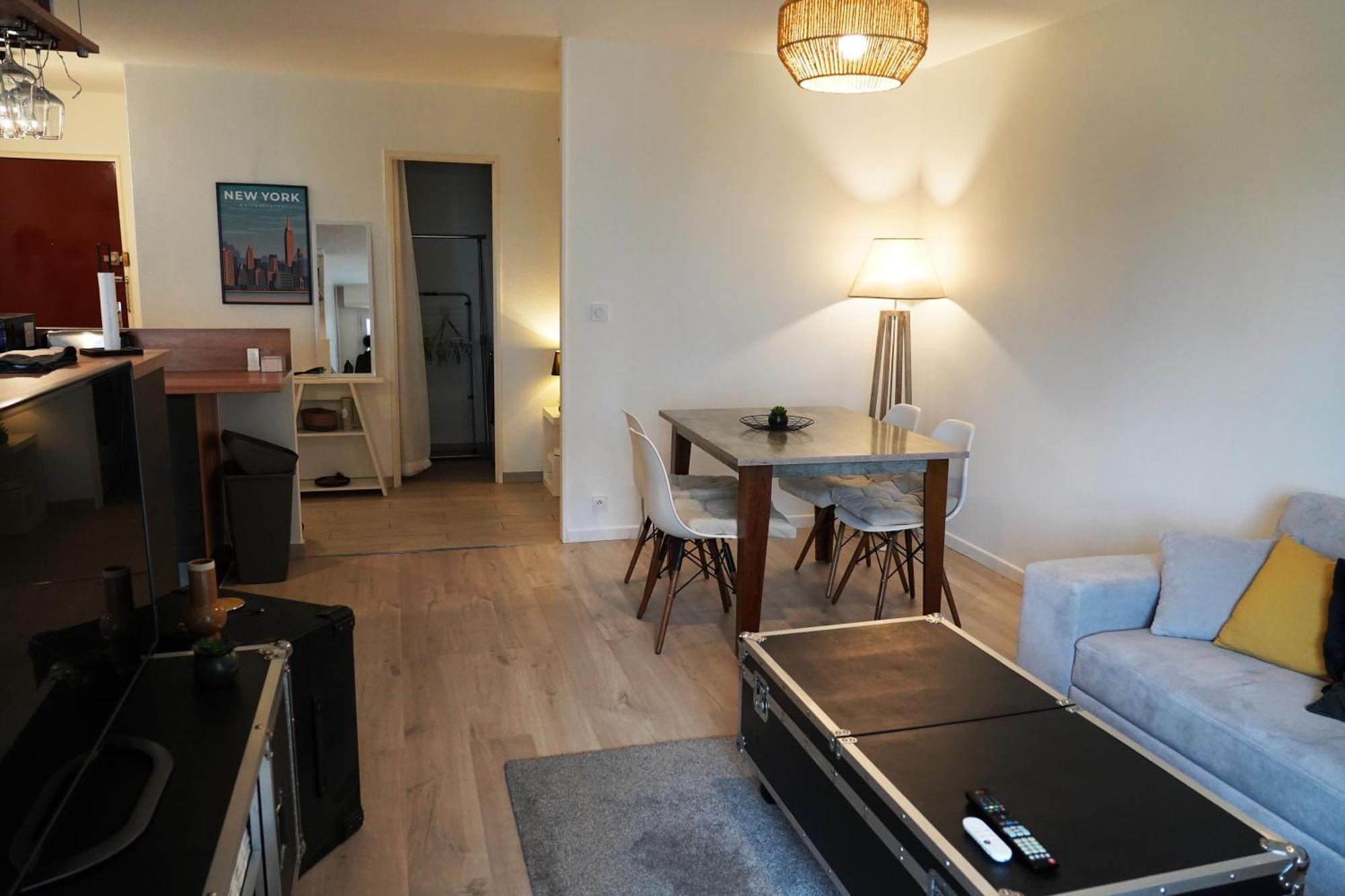 Le Beau Hugo Apartment Mainvilliers  Ngoại thất bức ảnh