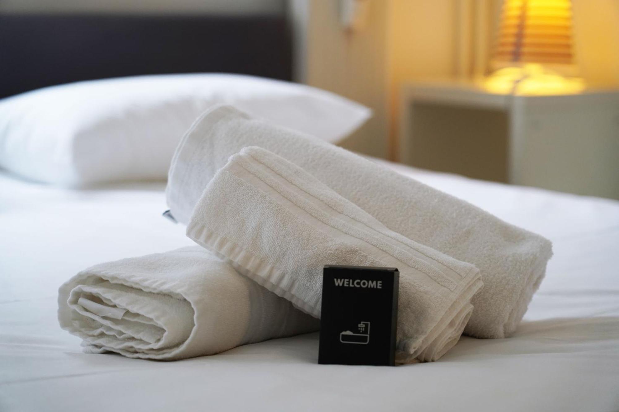 Le Beau Hugo Apartment Mainvilliers  Ngoại thất bức ảnh