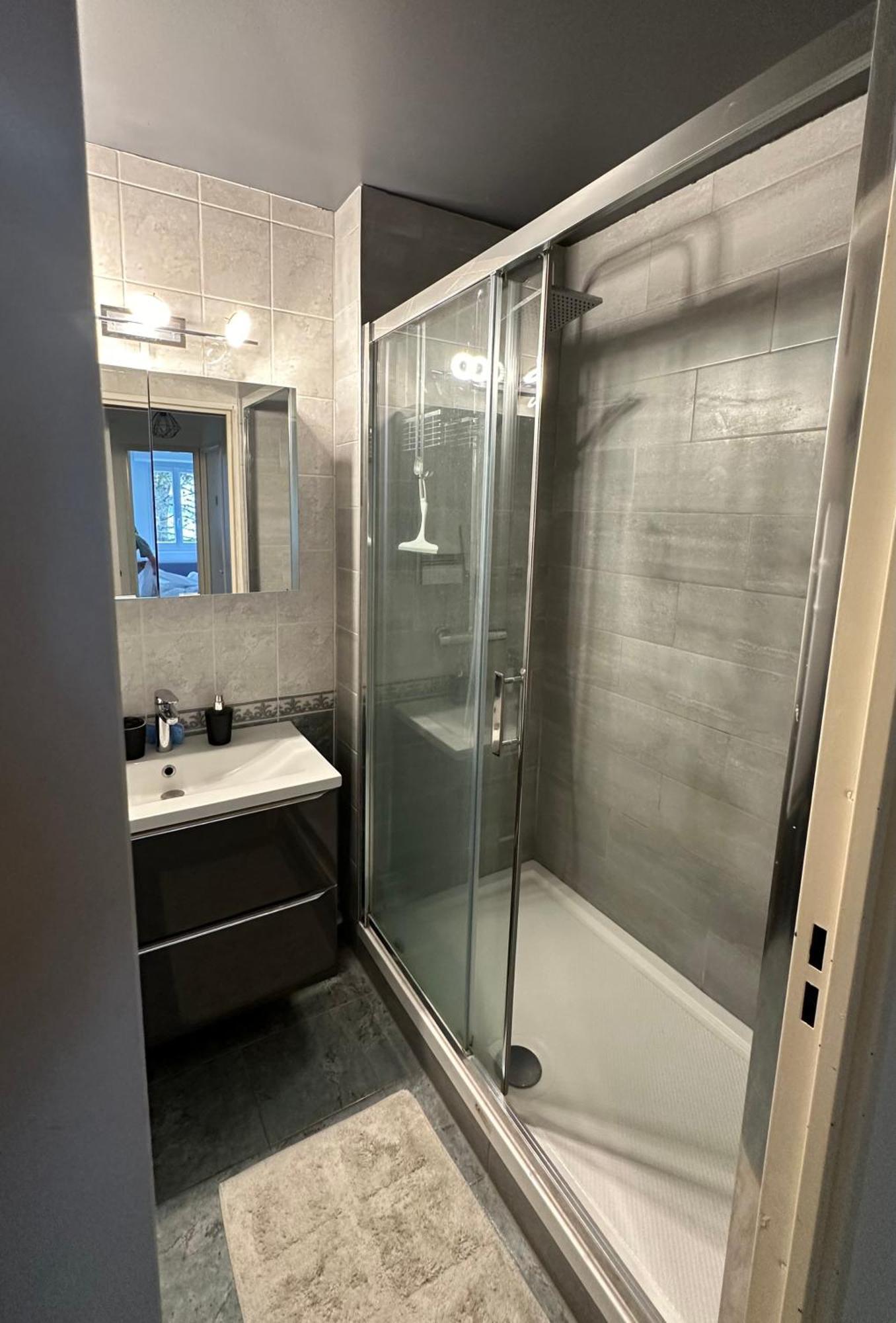 Le Beau Hugo Apartment Mainvilliers  Ngoại thất bức ảnh